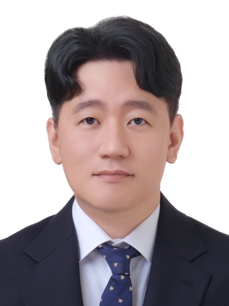 이준혁 교수님.jpg